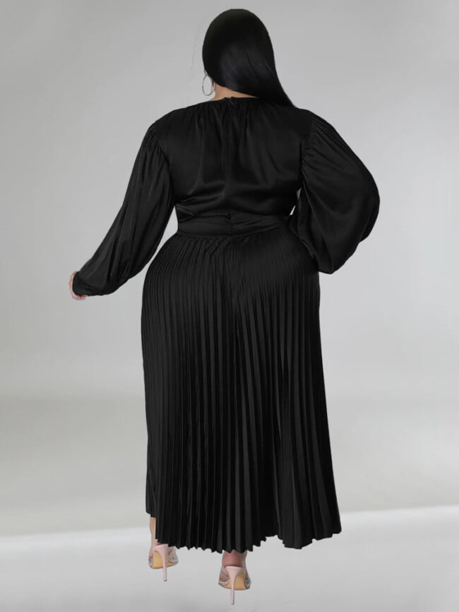 Plus Solid Color Pleated Long Sleeve Dress