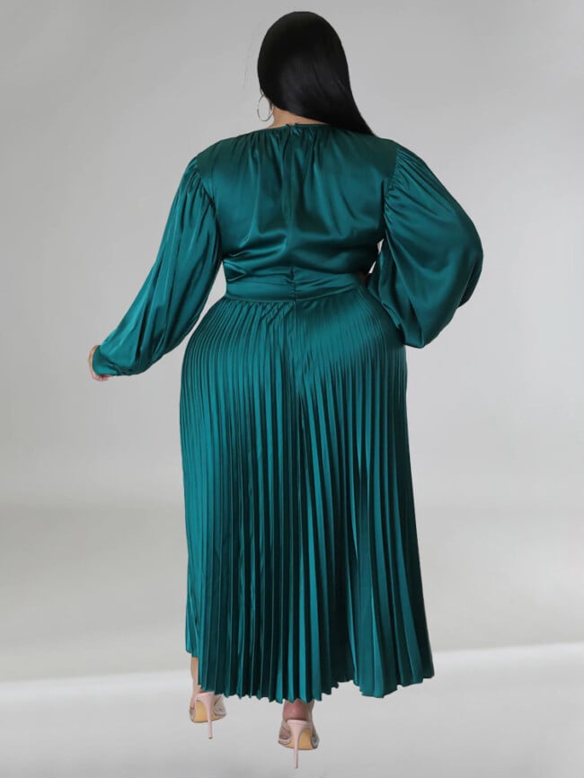 Plus Solid Color Pleated Long Sleeve Dress